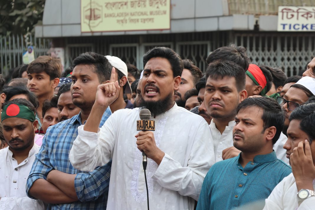 আ.লীগ রাজনীতিতে ফেরার আর কোনও সুযোগ পেতে পারে না: আখতার হোসেন